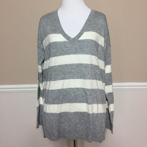 NWT Gap Bella Stripe Light Sweater V-Neck